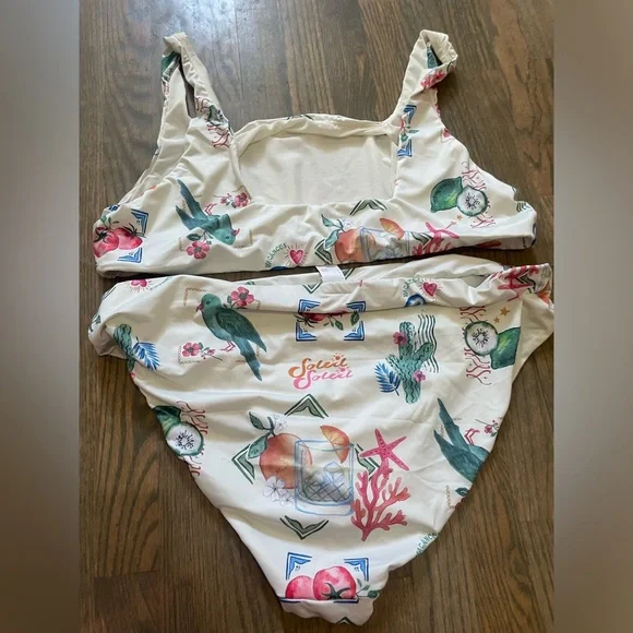 ASOS DESIGN Curve high leg high waist bikini bottom/ top in postcard print - Picture 8 of 8